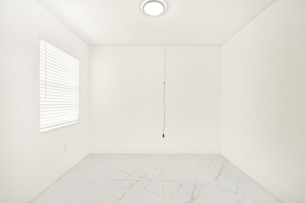 4 Sidonia Ave. - Photo 3 of 13