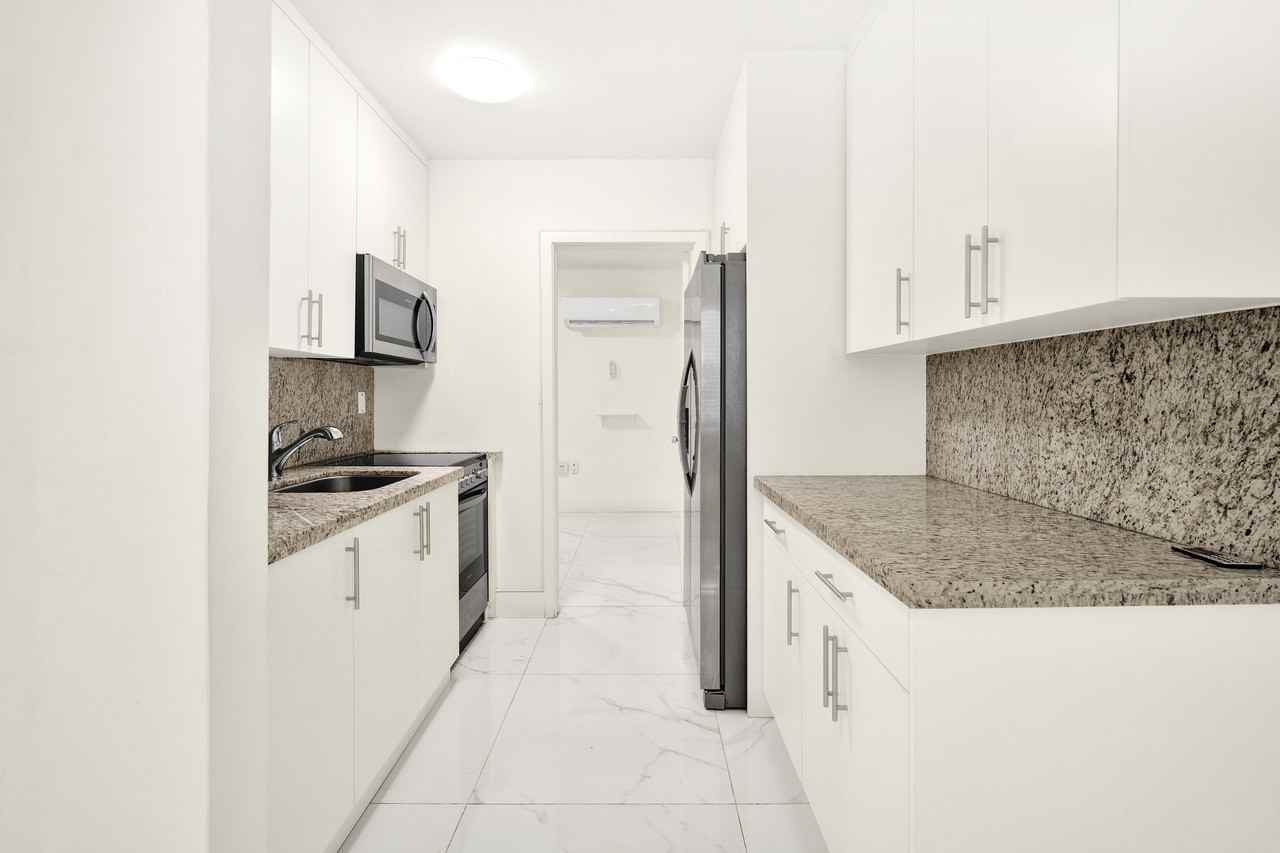 4 Sidonia Ave. - Photo 4 of 13
