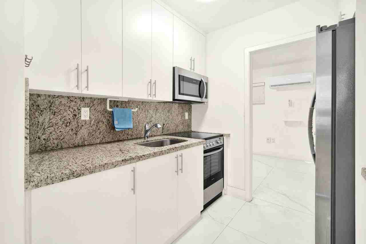 4 Sidonia Ave. - Photo 5 of 13
