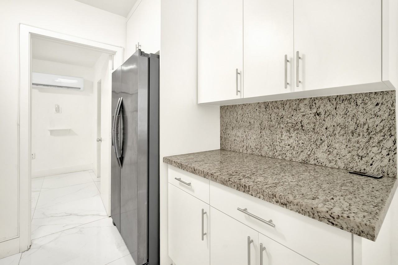 4 Sidonia Ave. - Photo 6 of 13