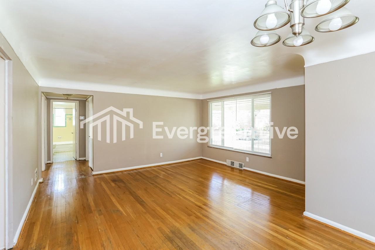 3133 Hanna Ave - Photo 4 of 15