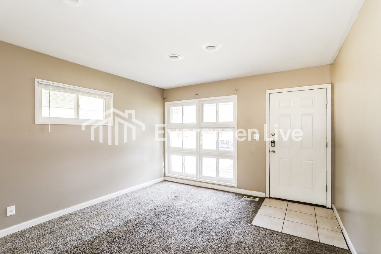 8701 Daly Rd - Photo 3 of 15