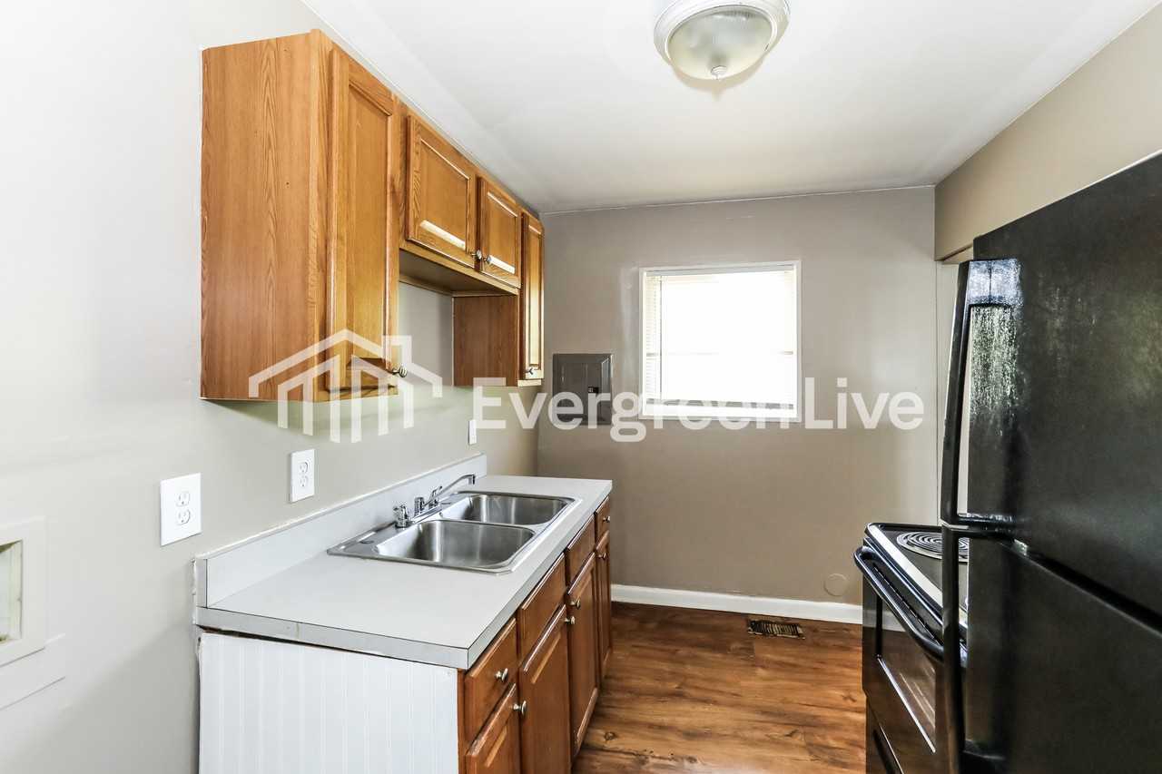 8701 Daly Rd - Photo 6 of 15