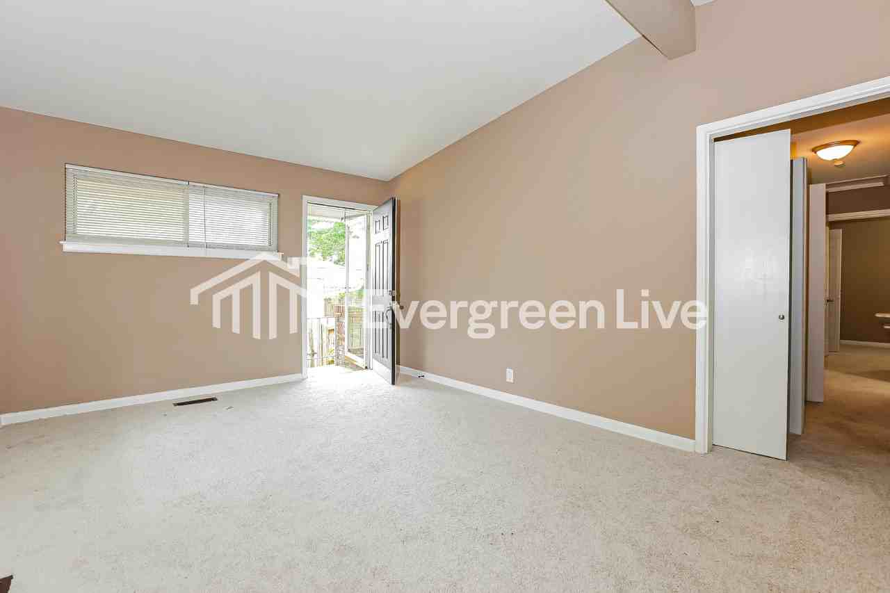 68 Belmont Dr - Photo 4 of 15