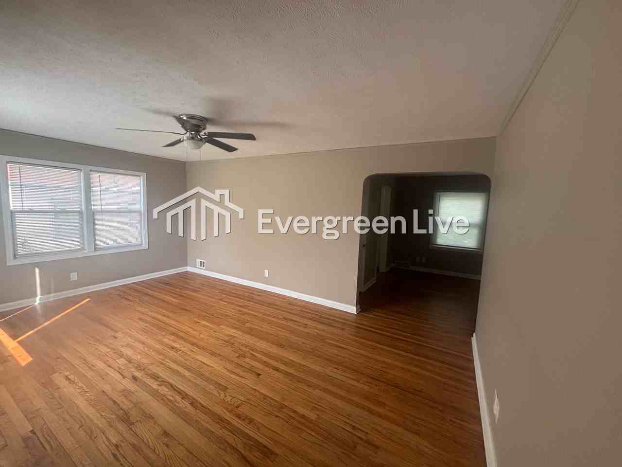 6713 N 35th St - Photo 3 of 16