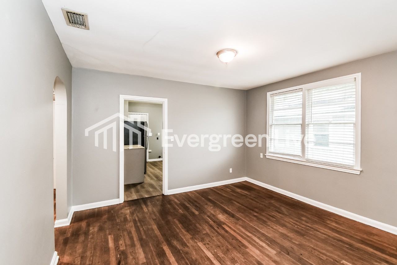 6532 Perry St - Photo 4 of 15