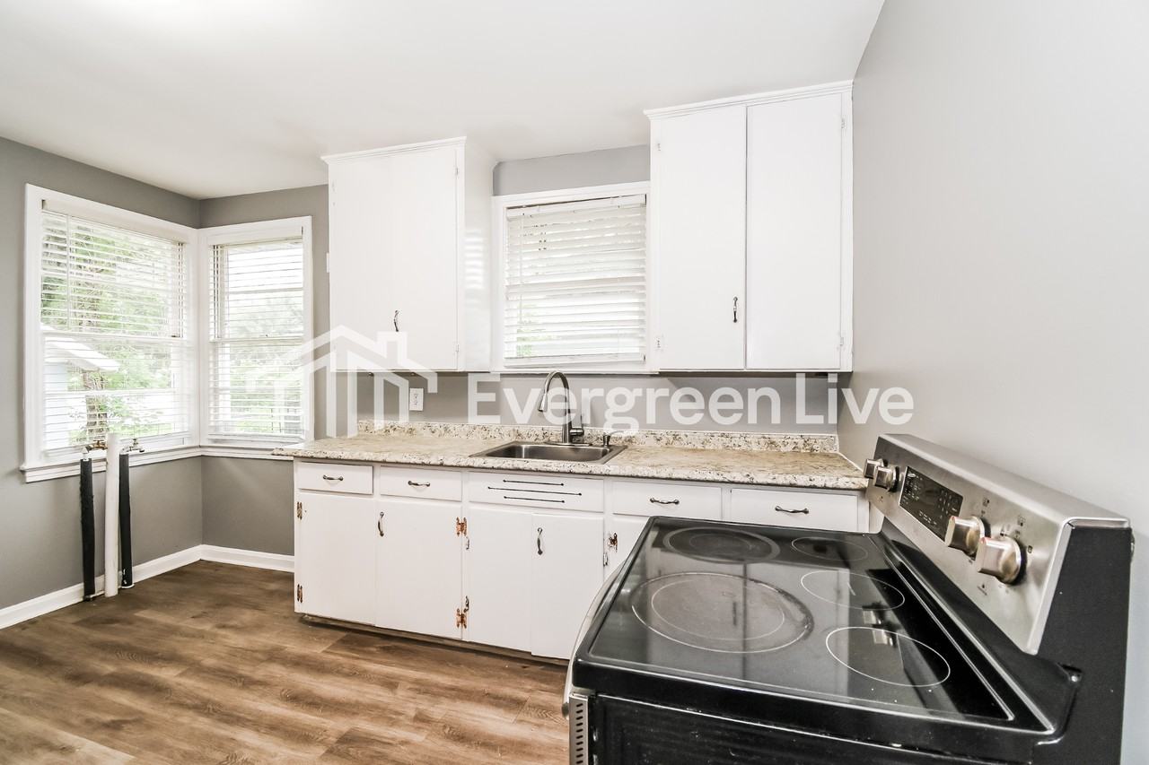 6532 Perry St - Photo 6 of 15