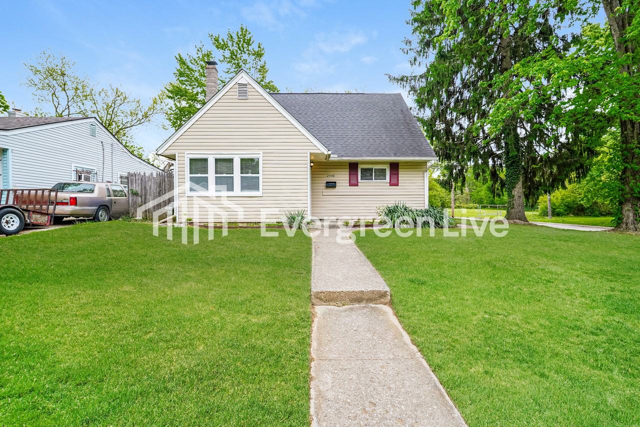 2448 Dawnlight Ave - Photo 2 of 15