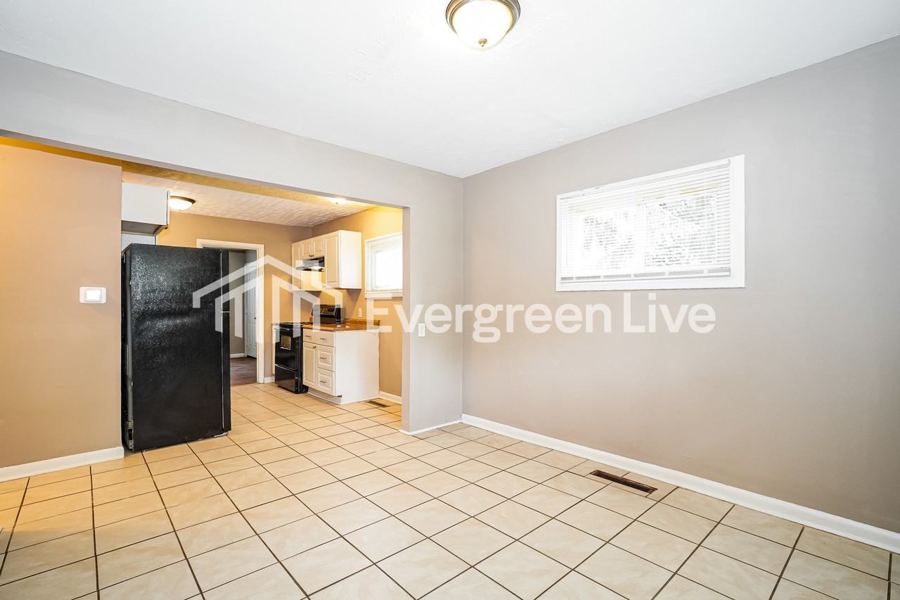 2448 Dawnlight Ave - Photo 5 of 15