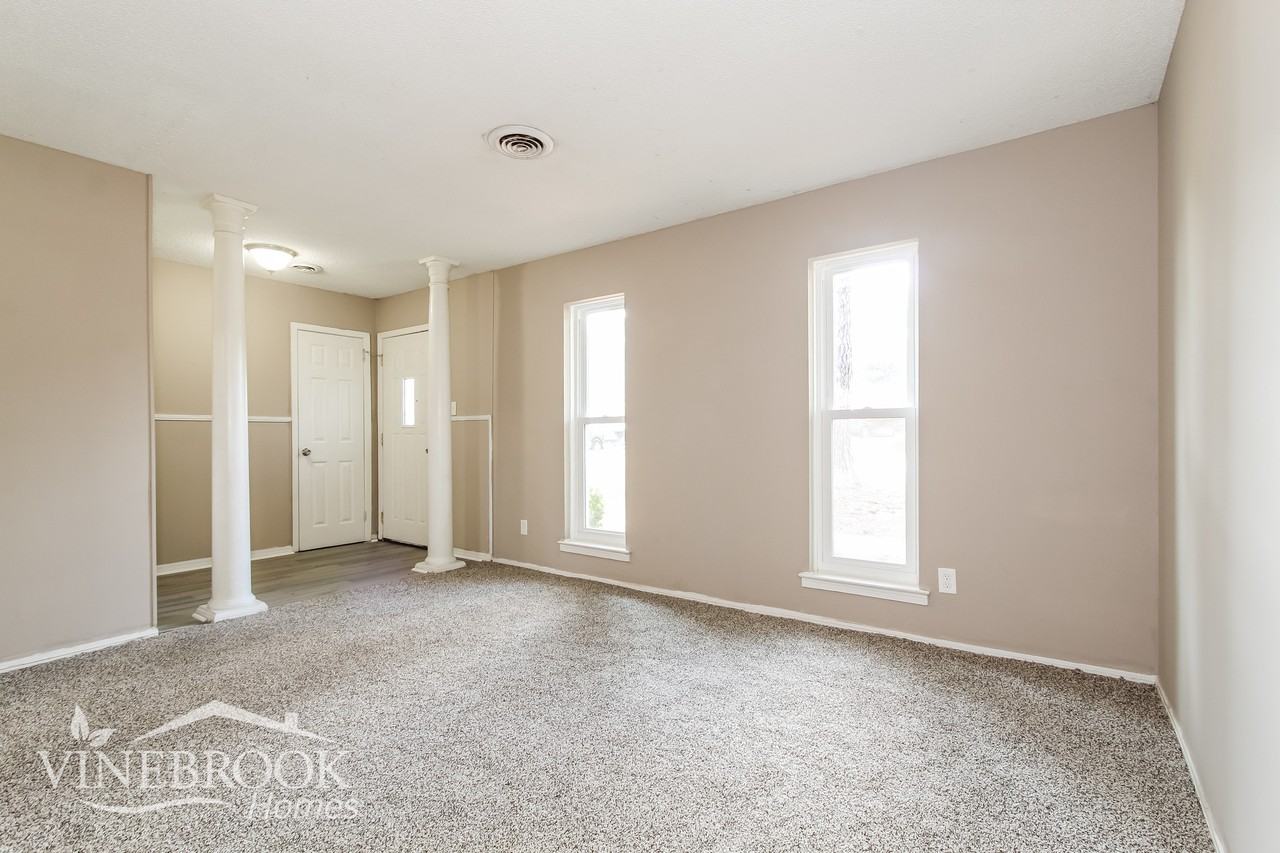454 Mulligan Dr - Photo 4 of 15