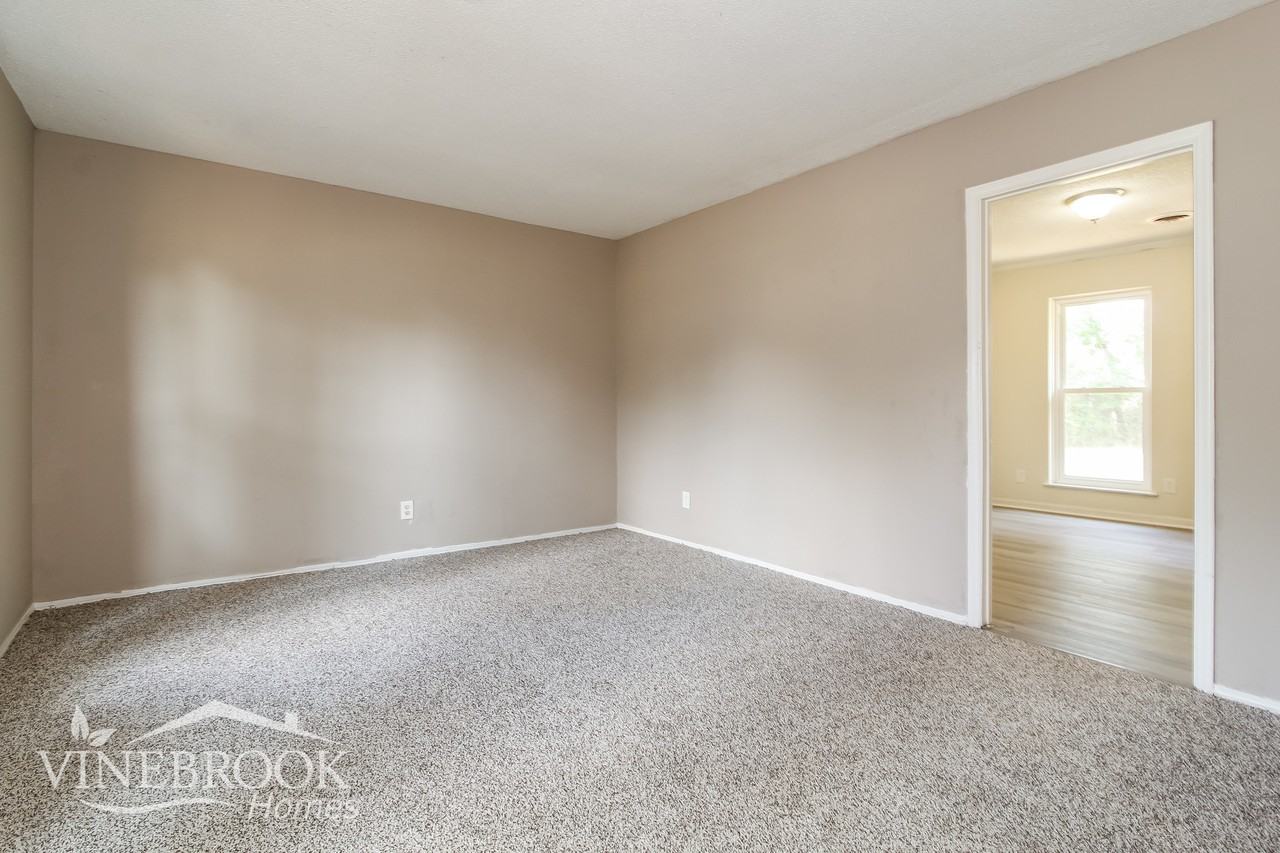 454 Mulligan Dr - Photo 7 of 15