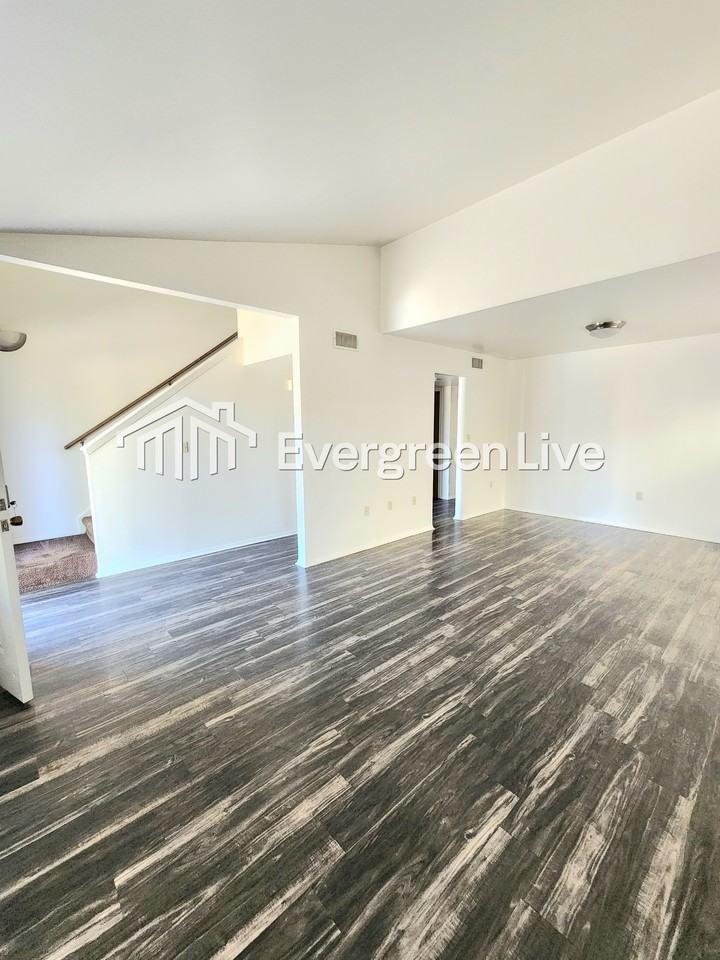 212 Raven Dr - Photo 3 of 23