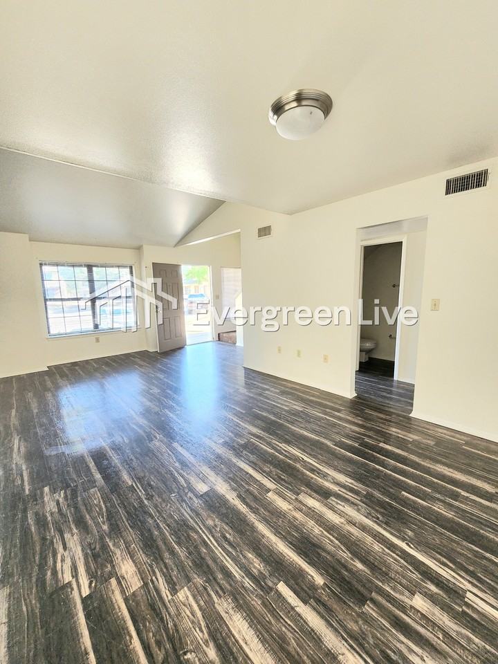 212 Raven Dr - Photo 4 of 23