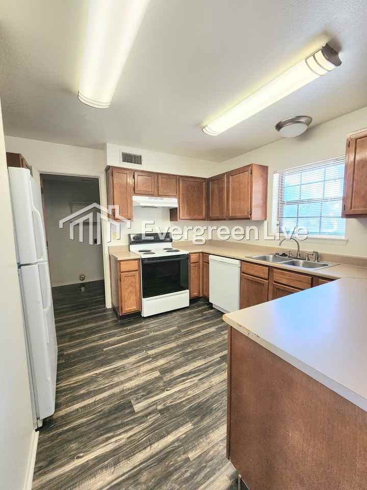 212 Raven Dr - Photo 7 of 23