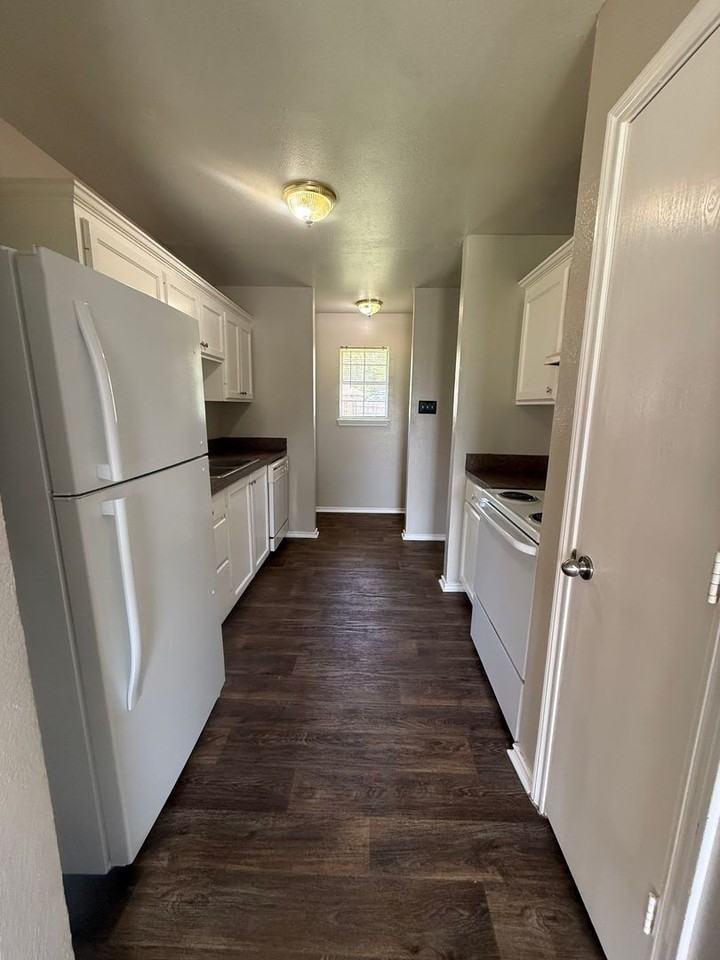 14668 14668 Foxridge - Photo 4 of 14