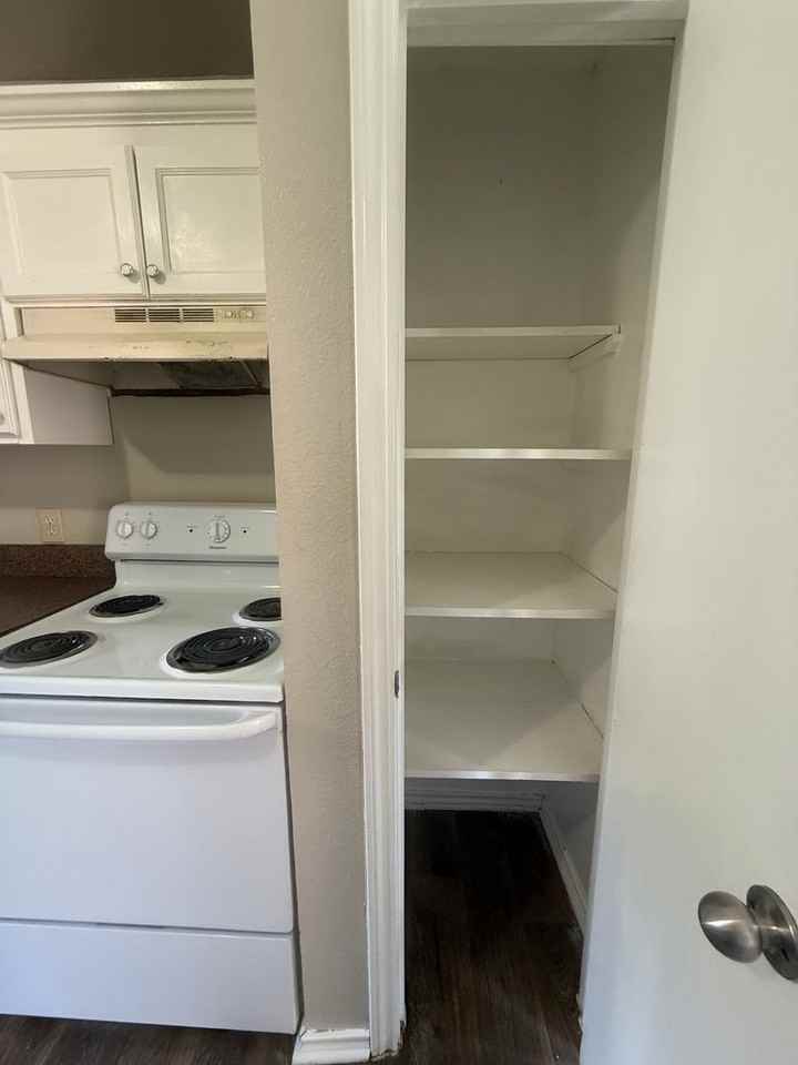 14668 14668 Foxridge - Photo 5 of 14
