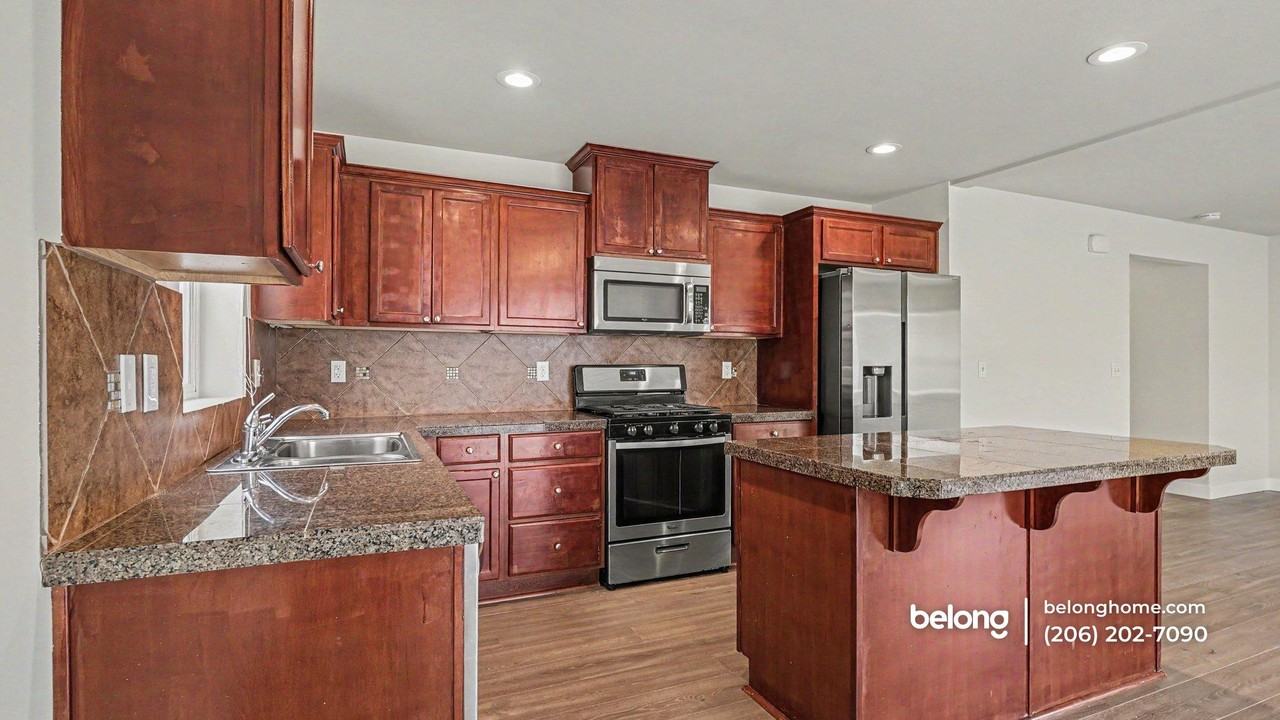 13928 33rd Dr Se - Photo 4 of 21
