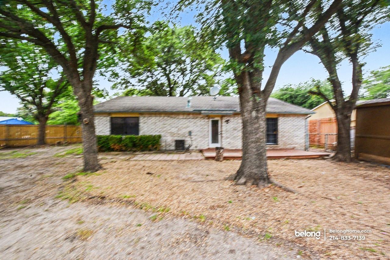 5710 Briarcrest Dr - Photo 5 of 20