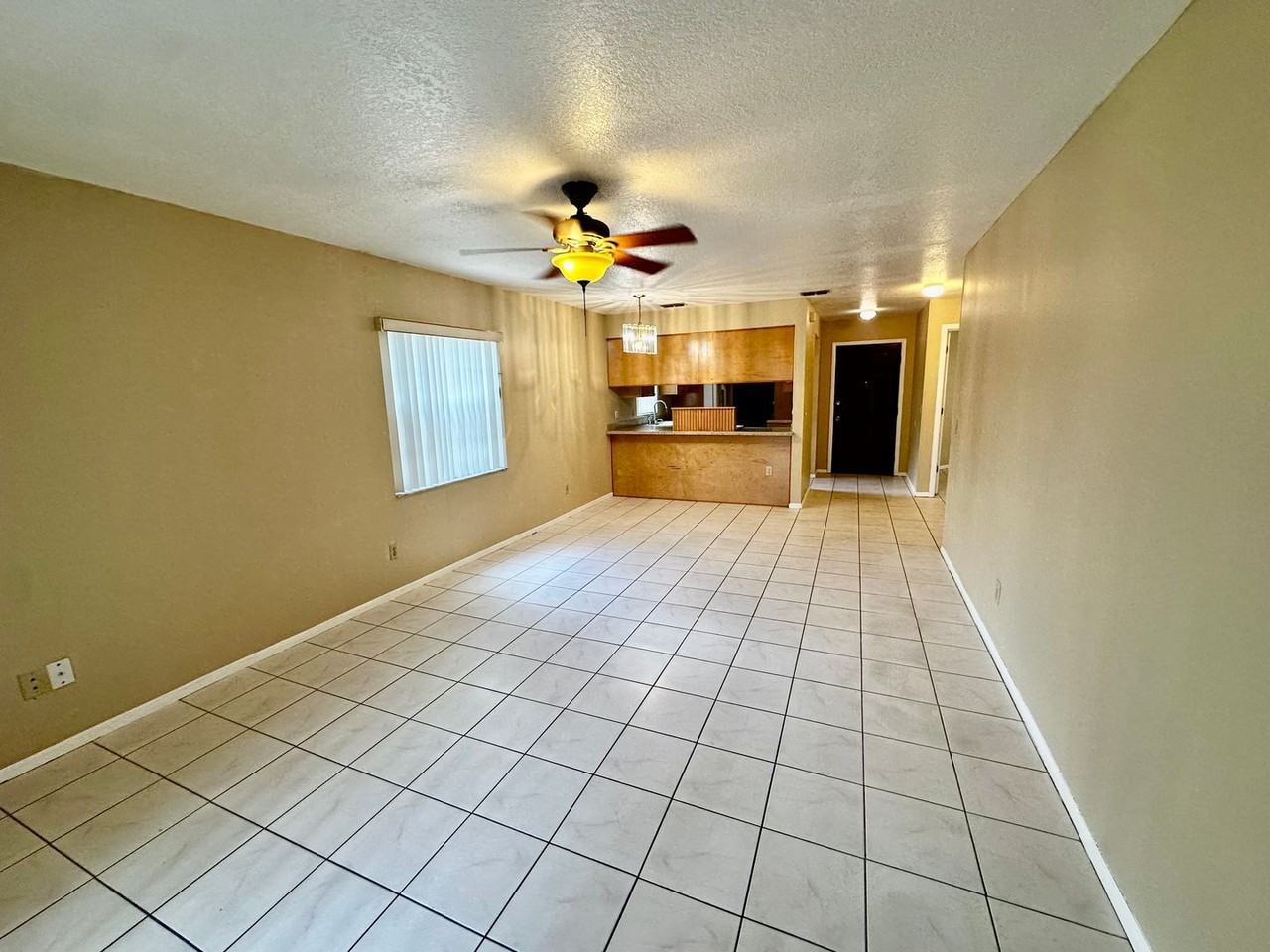 1303 Candlewyck Dr - Photo 2 of 17