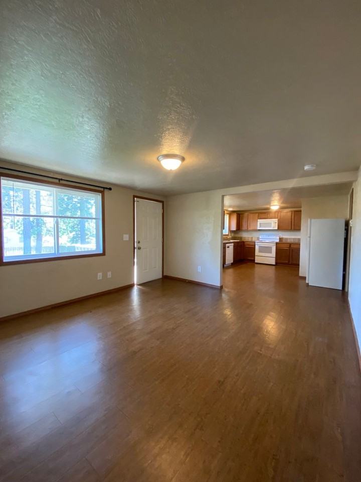 10622 E 14th Ave #A - Photo 5 of 13