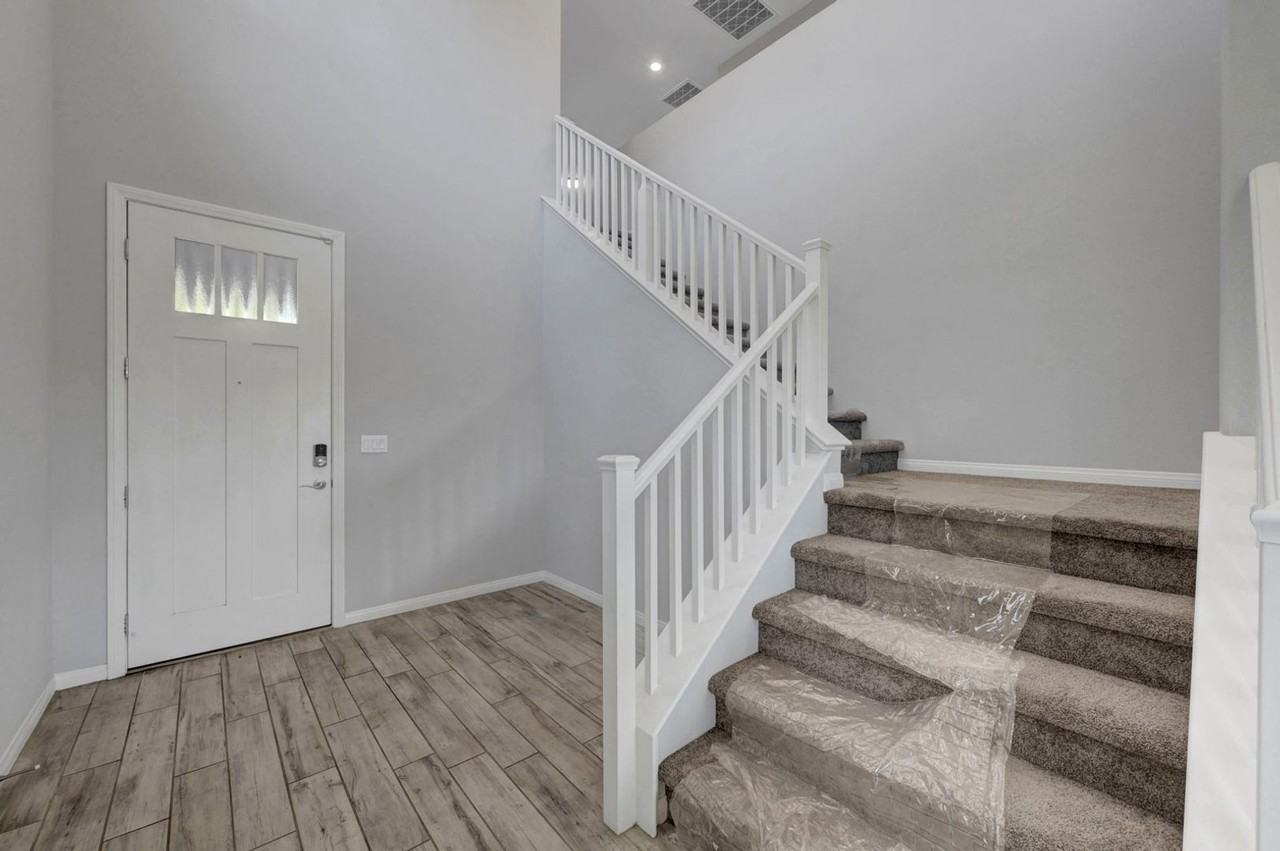 7447 Ardenno St - Photo 6 of 50
