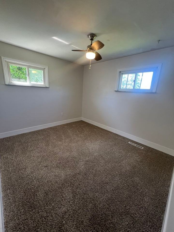 3964 Nicholas Rd - Photo 3 of 10