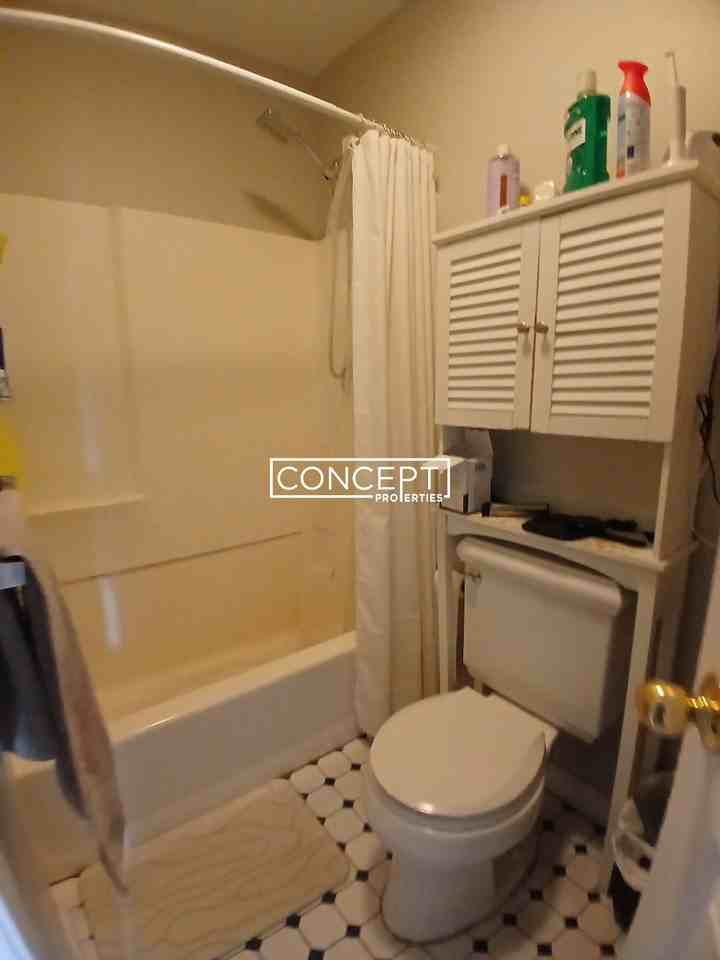 423 Franklin St #3L - Photo 3 of 7