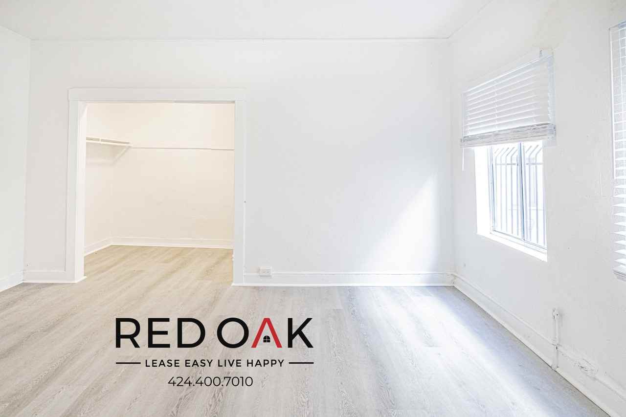 816- 822 S Park View St - Photo 3 of 23