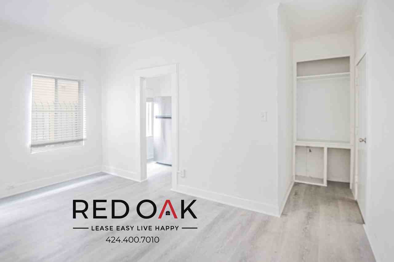816- 822 S Park View St - Photo 4 of 23