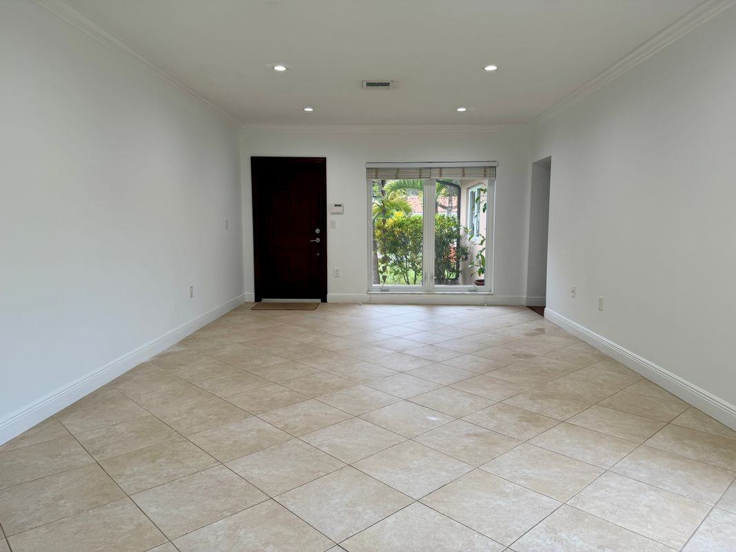 814 Capri St - Photo 4 of 34