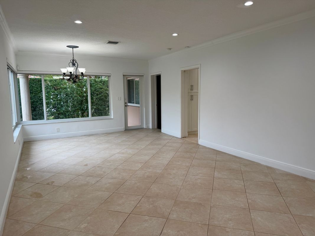 814 Capri St - Photo 5 of 34