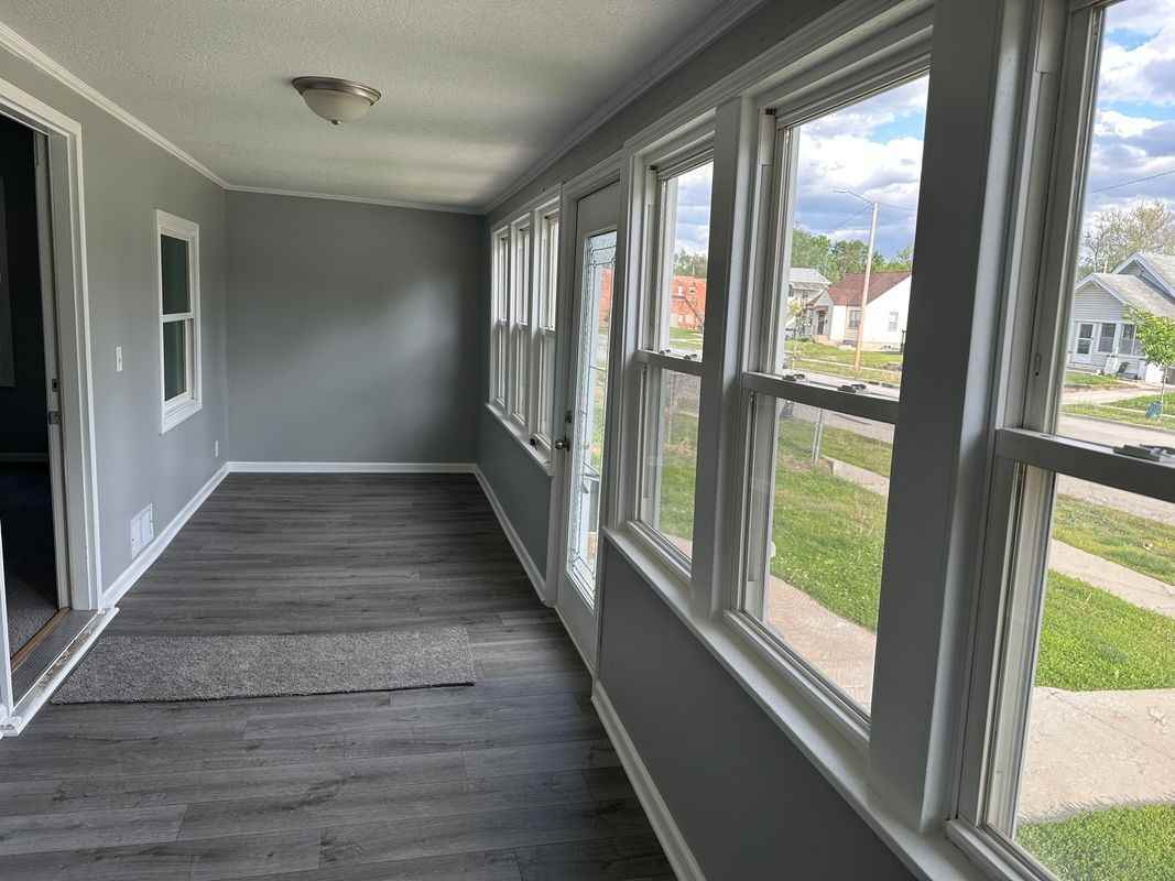 2416 E Walnut St - Photo 2 of 17