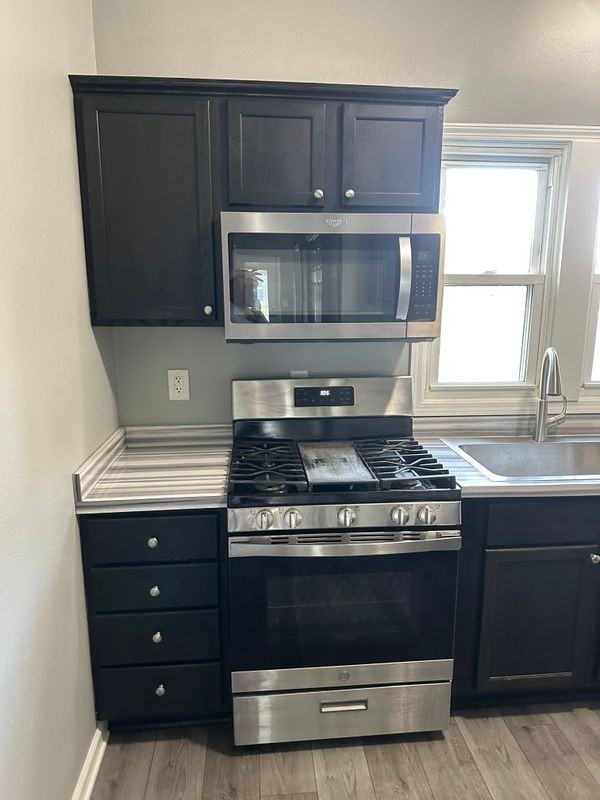 2416 E Walnut St - Photo 7 of 17