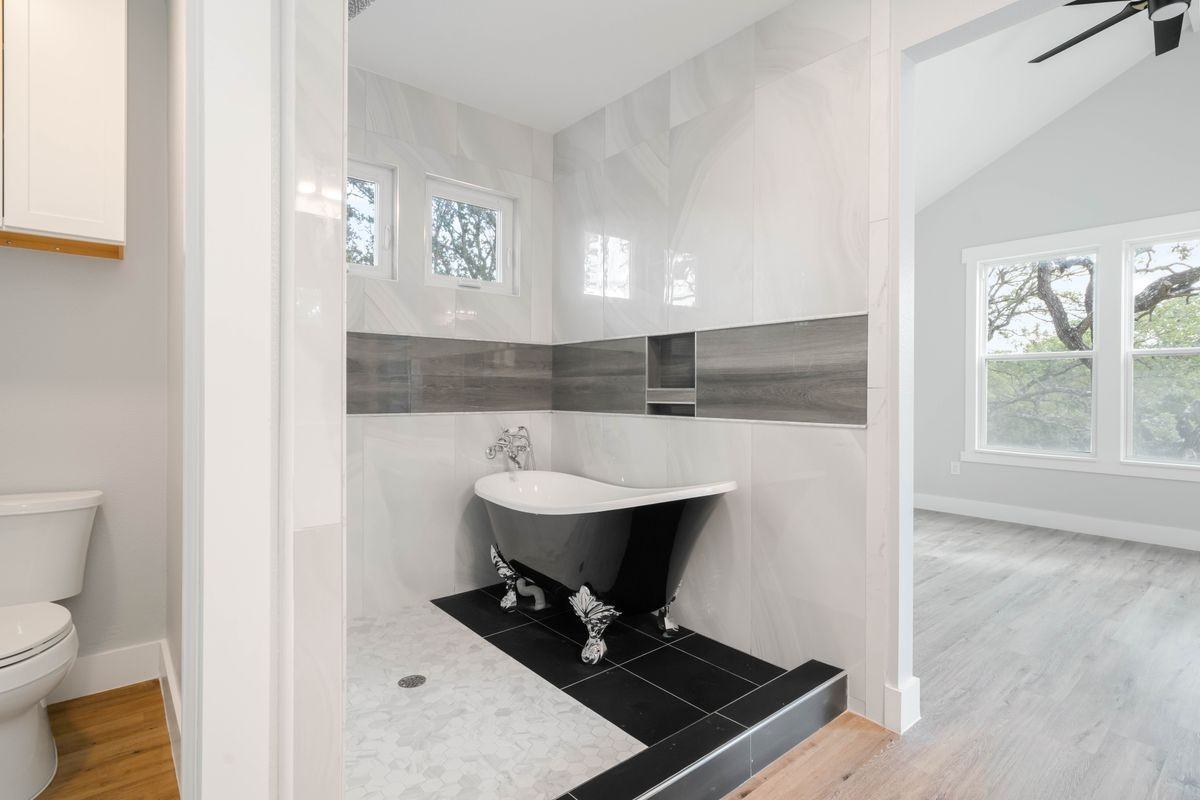 11608 Oak Country - Photo 3 of 13
