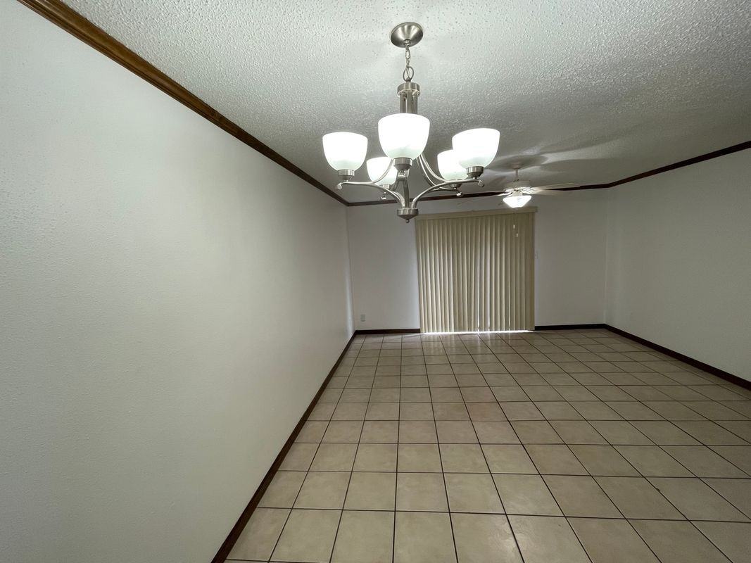 1824 Hickory Ave ##C - Photo 3 of 17