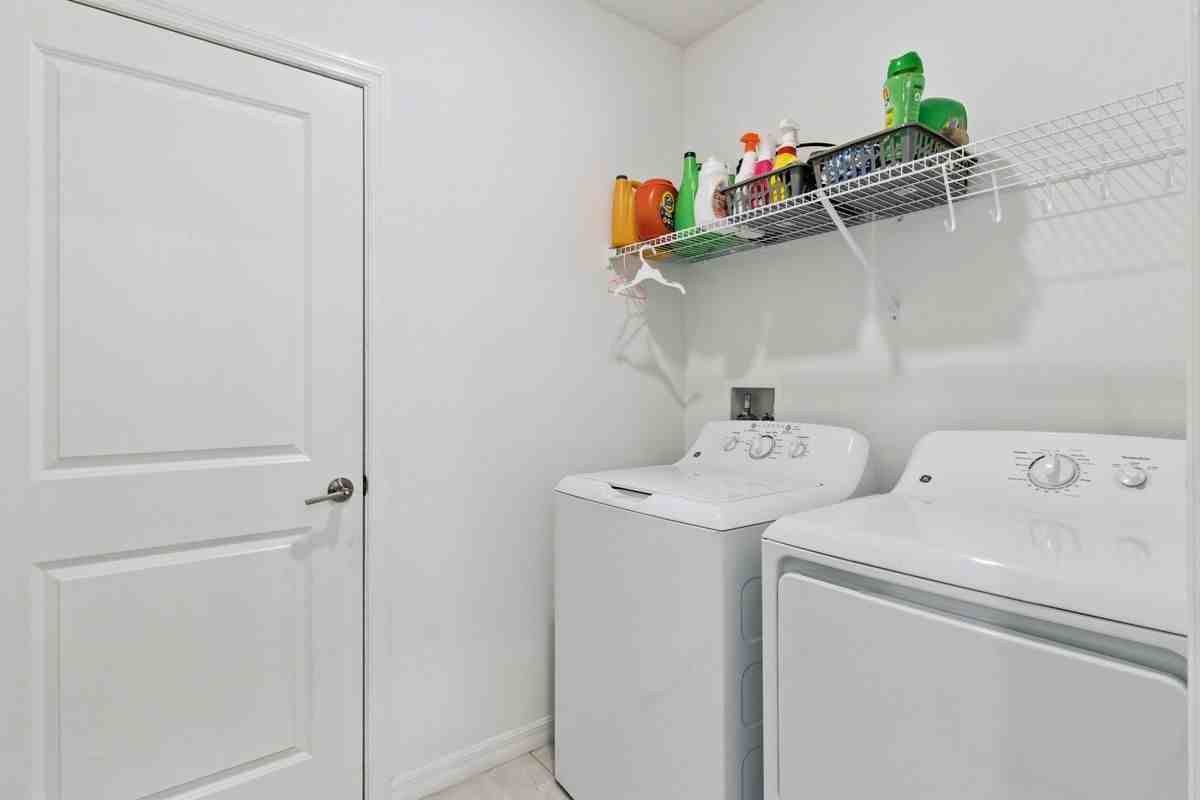 2087 Old Pasture Ln - Photo 5 of 43
