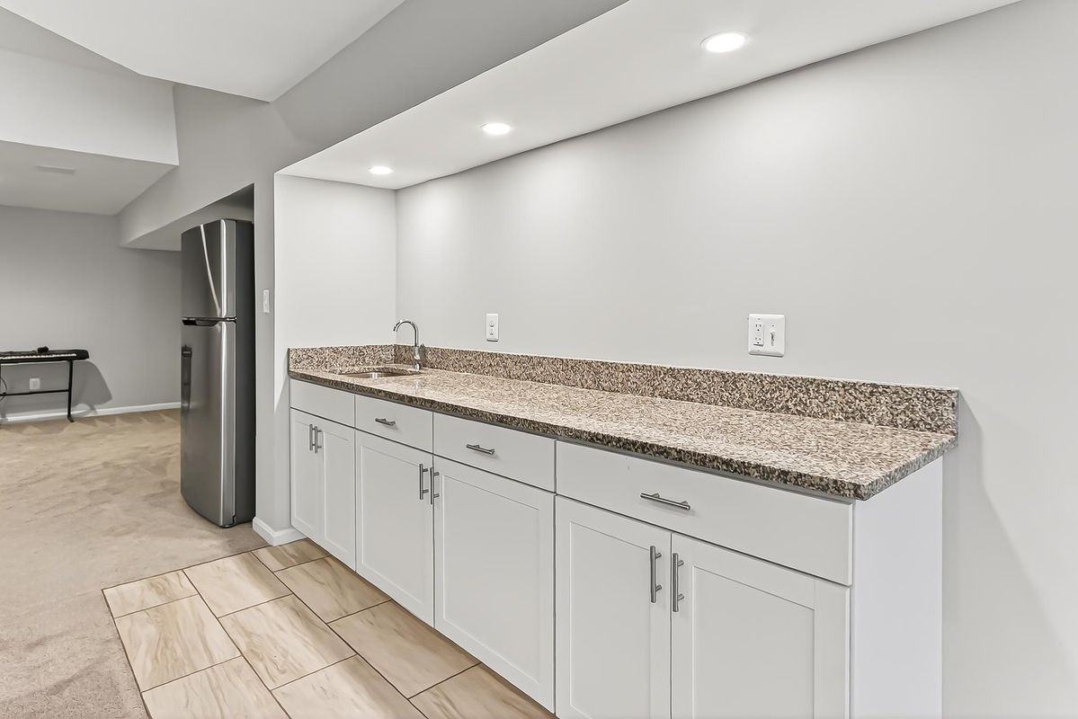 1300 Pinstripe Ct - Photo 3 of 28