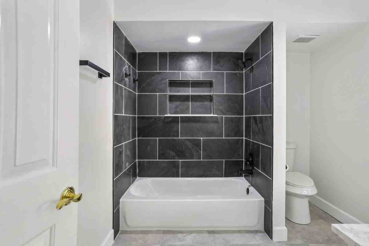 1536 Oak Grove Rd - Photo 3 of 26