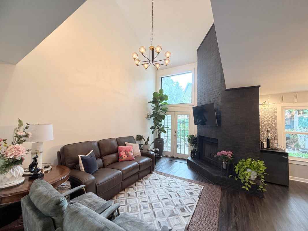 1145 Berkley Dr Se - Photo 4 of 35