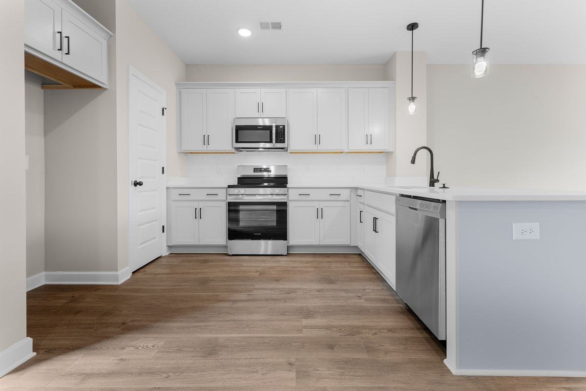 217 Holywell Dr - Photo 5 of 11