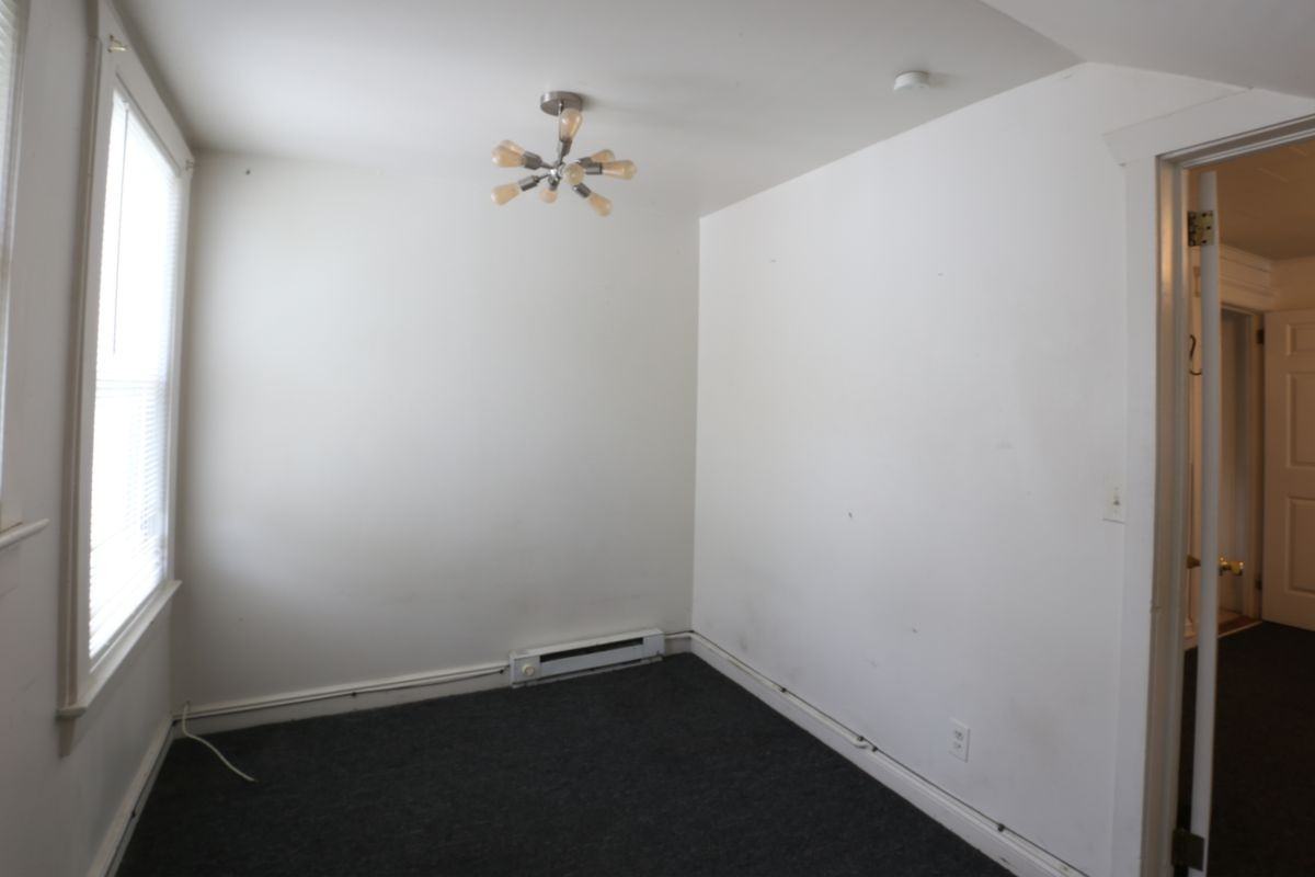 193 Lafayette Ave - Photo 4 of 7