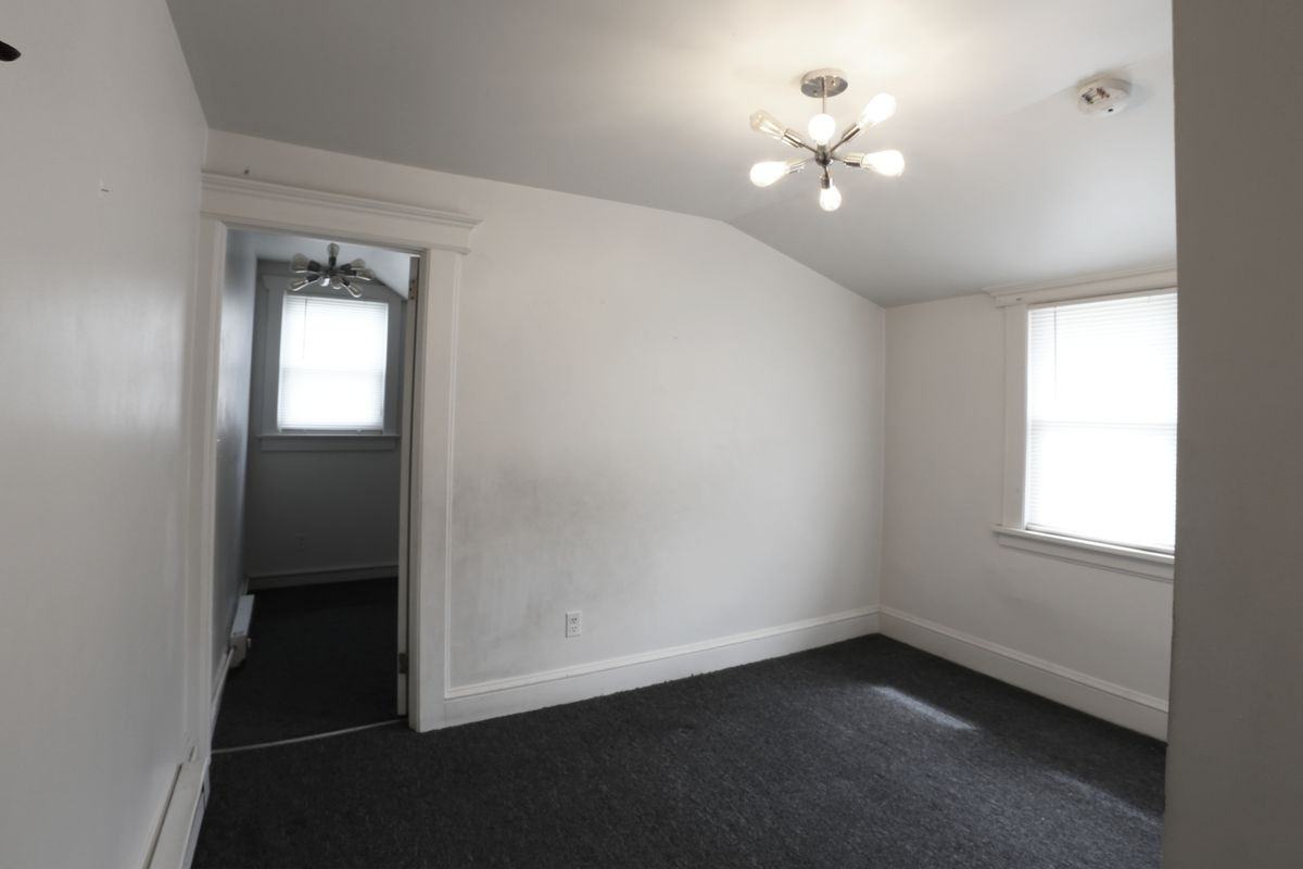 193 Lafayette Ave - Photo 5 of 7