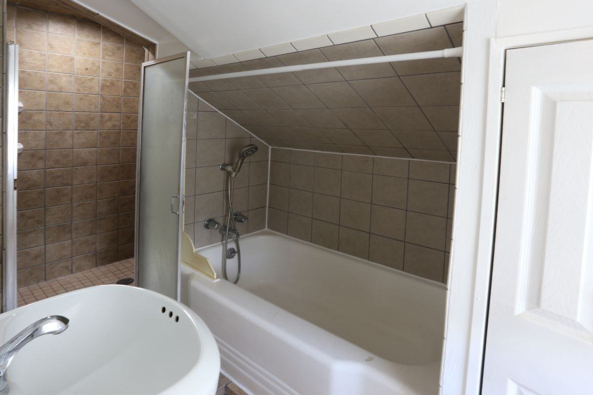 193 Lafayette Ave - Photo 6 of 7