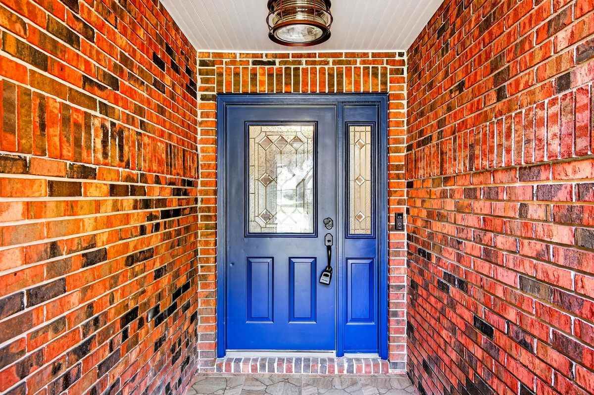 6535 Brentwood Dr - Photo 3 of 46