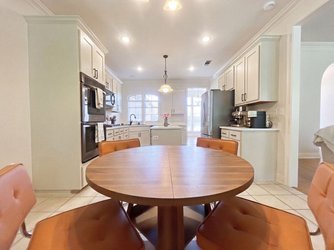 302 Cherokee Rose Ln - Photo 2 of 39