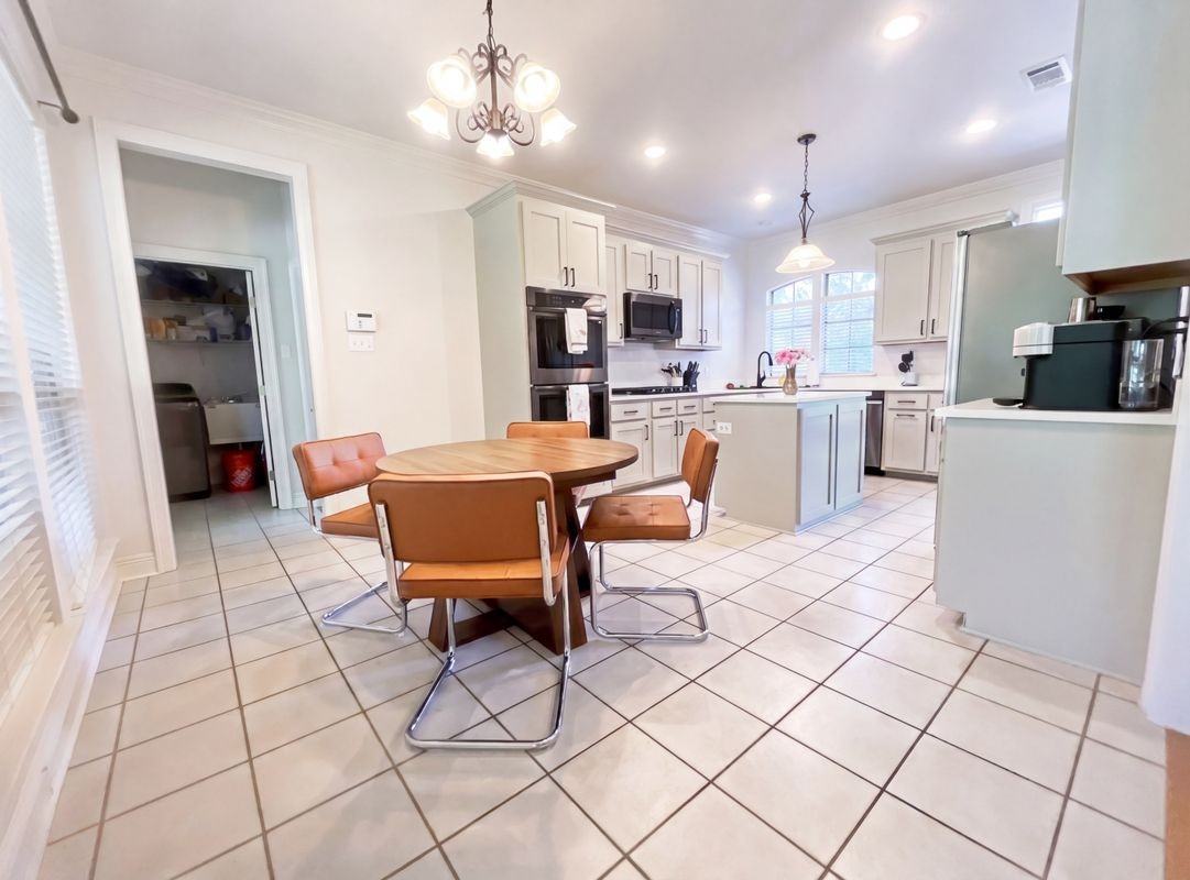 302 Cherokee Rose Ln - Photo 6 of 39