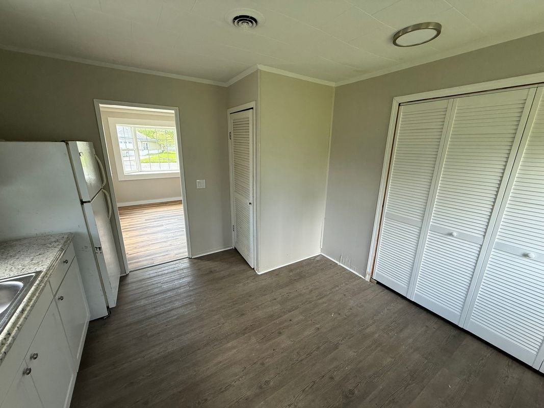 31 Wycliffe Rd - Photo 4 of 10