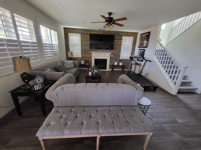 3653 S Hyche Ave - Photo 2 of 6