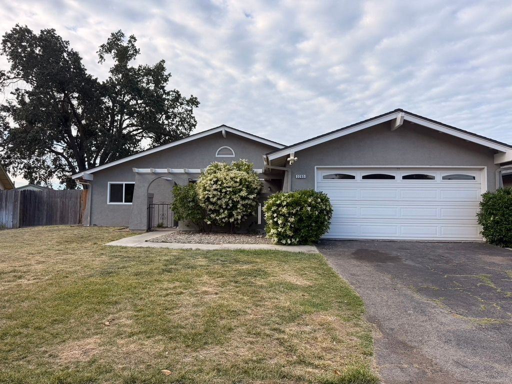 3285 Oak Knoll Dr - Photo 2 of 14