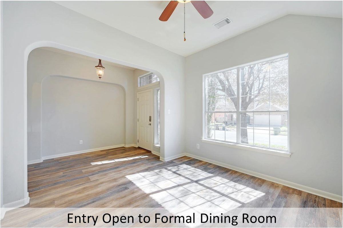 2605 Salorn Way - Photo 4 of 38